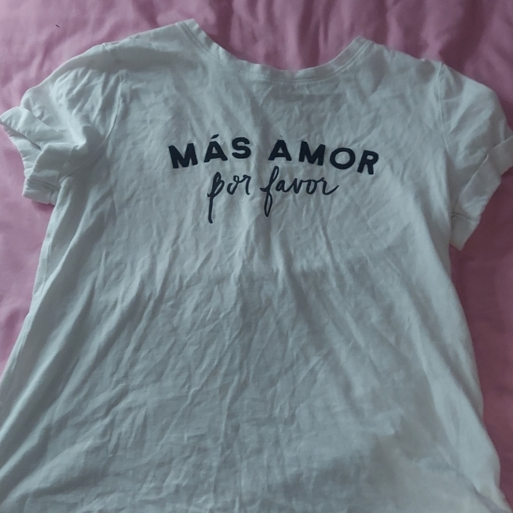 White a.n.d t shirt Size: small